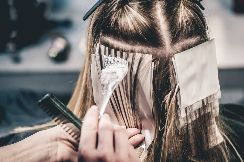 Balayage-Technik: Folien werden gesetzt